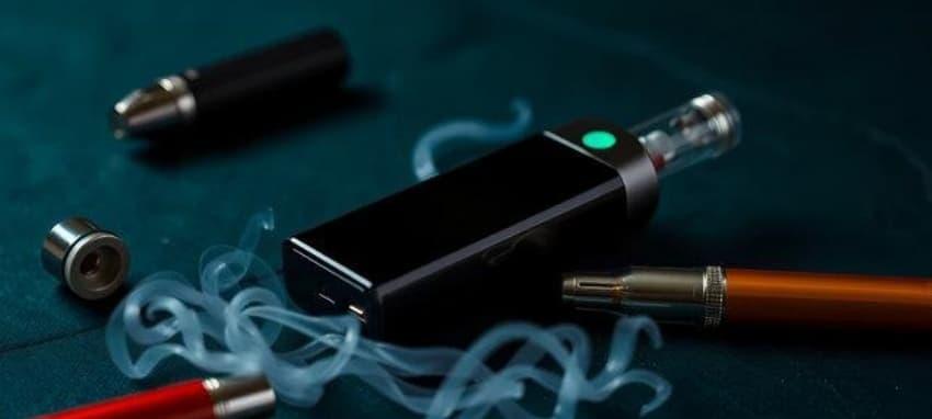 E-Sigara should describe legal restrictions on tobacco and e-cigarettes and use complete sentences to clearly explain the regulatory landscape